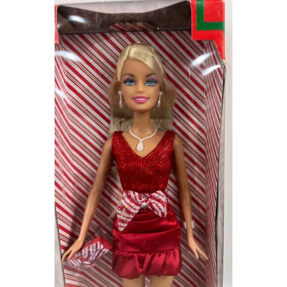 Barbie Holiday Scene Doll Red Dress & Accessories New P8790 - Picture 2 of 5